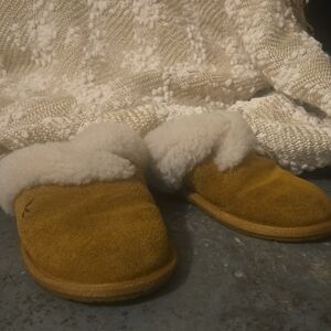 UGG Soft Cream Fur Lined Footwear